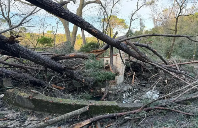 Monumento destruído